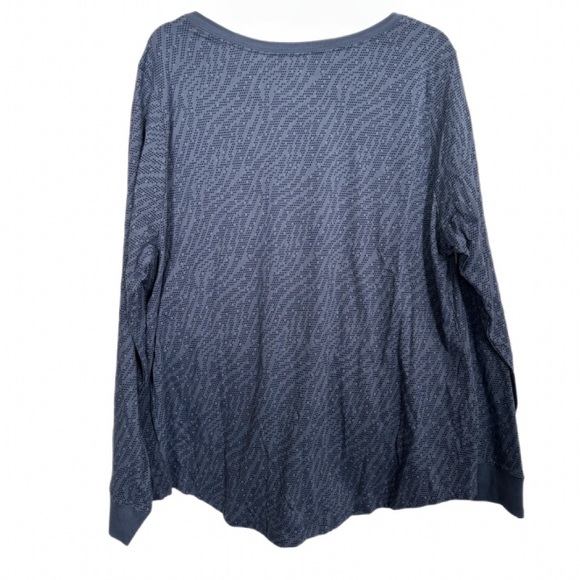 Nike Plus Size Sportswear Essentials Long-Sleeve Top NWT - Picture 4 of 7